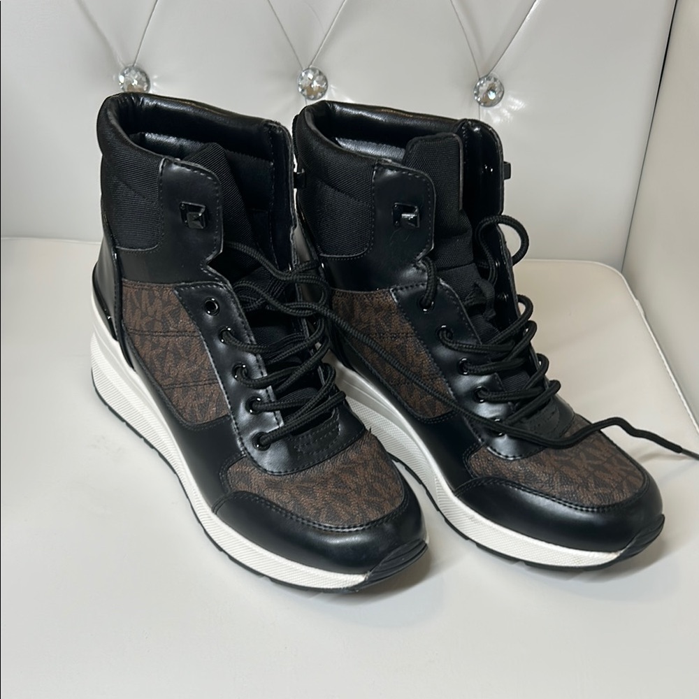 MICHAEL Michael Kors Black and Brown Sneakers with Suede Texture
